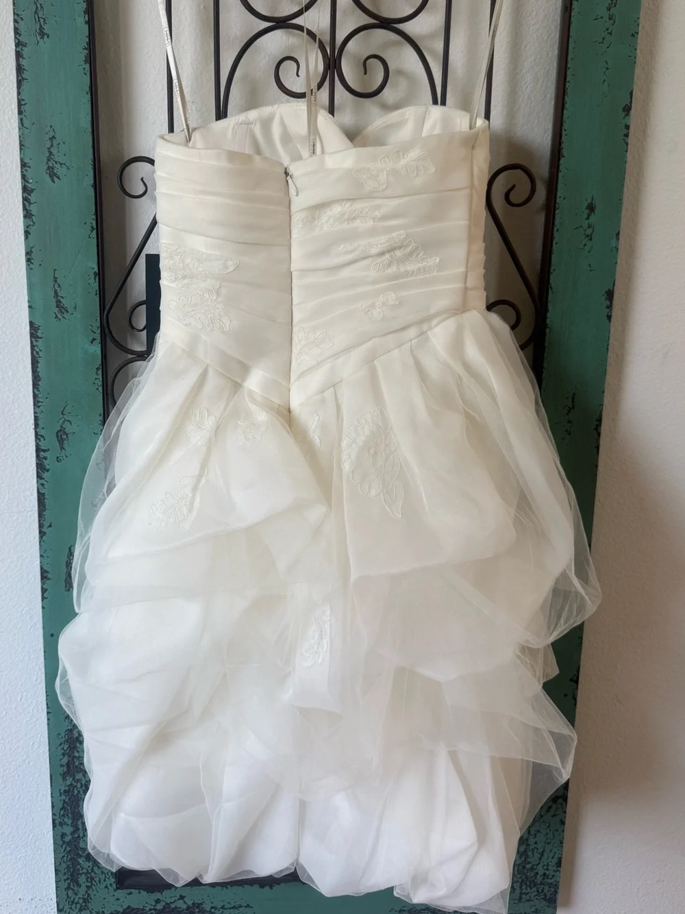 WHITE by Vera Wang Strapless Bubble Hem Rosette Dress NWT Size 0 & hair piece. - Picture 5 of 13
